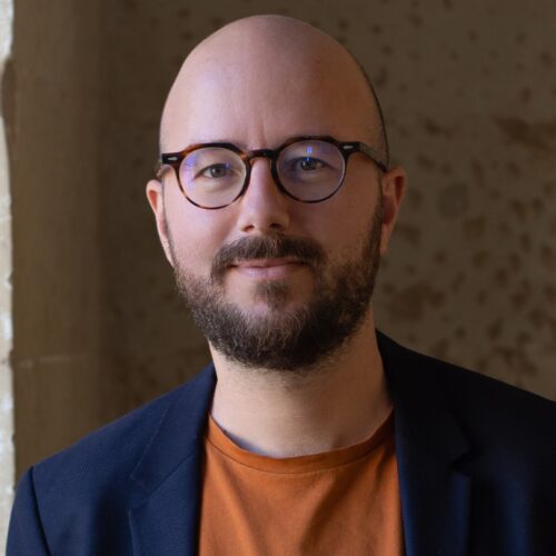 Openness to disciplines, communities and creative bureaucracy as models of support for Residencies